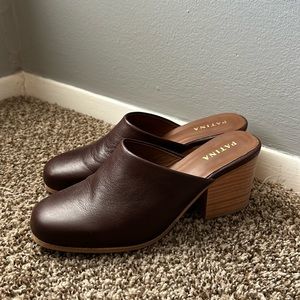 Portland Leather Mocha Closed Toe Heel